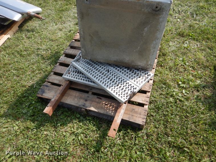 image for item HP9825 Truck parts