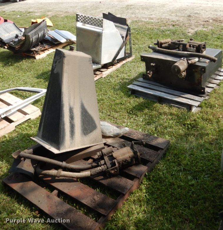 image for item HP9826 Hydraulic pumps and tanks