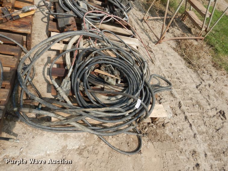 image for item HP9842 (7) hydraulic cylinders