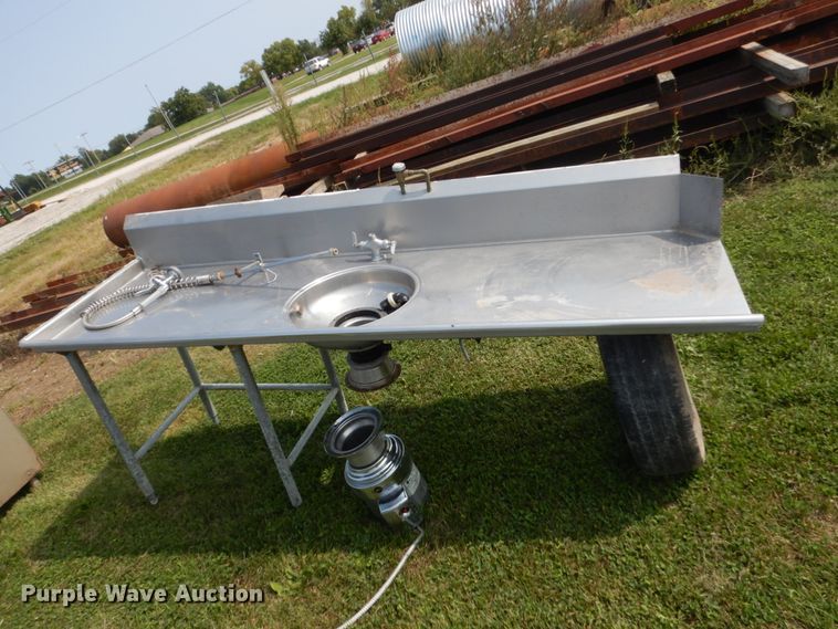 image for item HP9845 Stainless steel table and sink