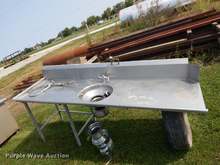 image for item HP9845 Stainless steel table and sink