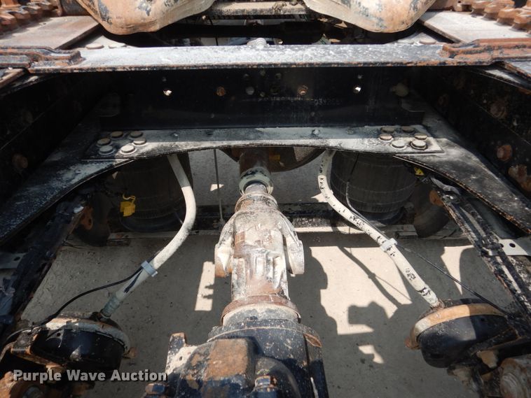 image for item HP9864 2006 Volvo VN  semi truck