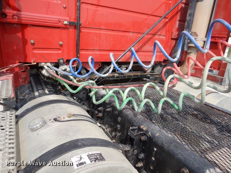 image for item HP9864 2006 Volvo VN  semi truck