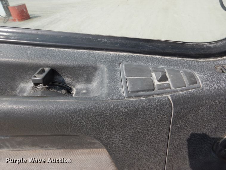 image for item HP9864 2006 Volvo VN  semi truck