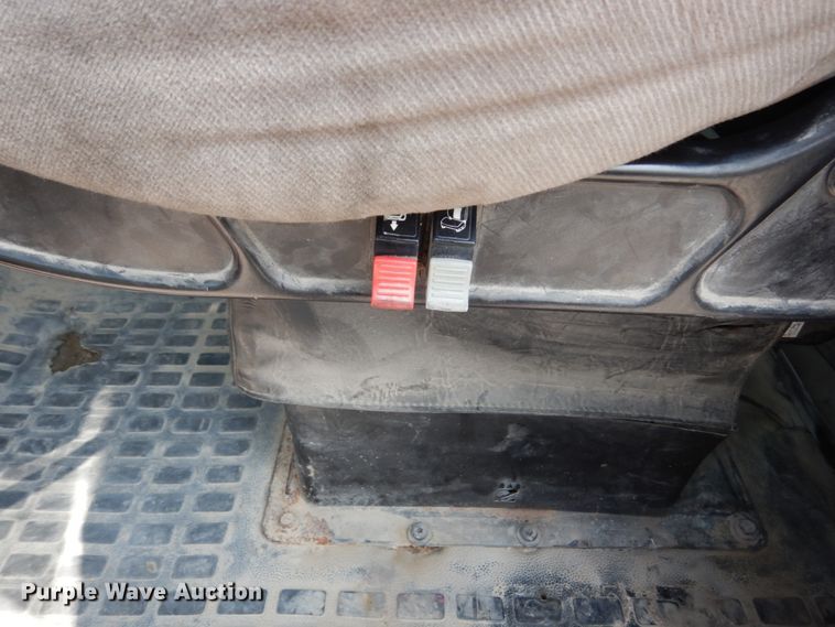 image for item HP9864 2006 Volvo VN  semi truck