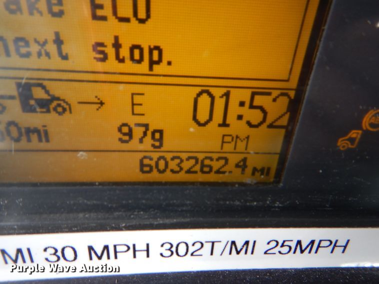 image for item HP9864 2006 Volvo VN  semi truck