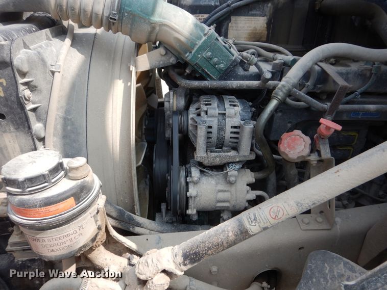 image for item HP9864 2006 Volvo VN  semi truck