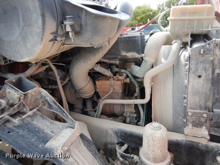 image for item HP9864 2006 Volvo VN  semi truck