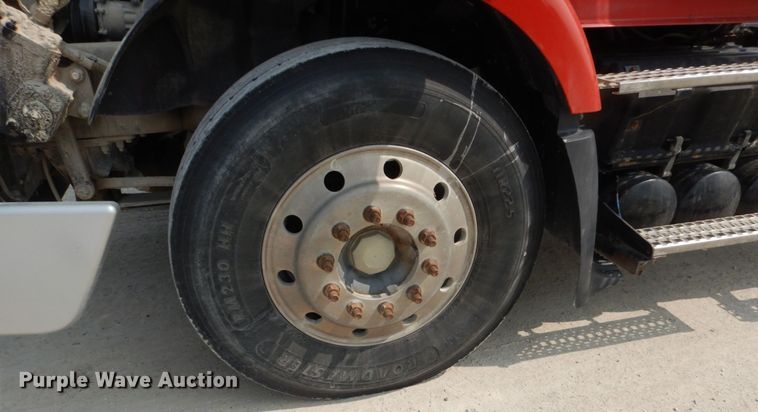 image for item HP9864 2006 Volvo VN  semi truck