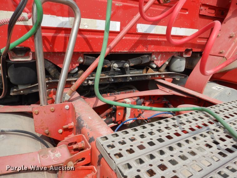 image for item HP9865 2002 Volvo VN  semi truck