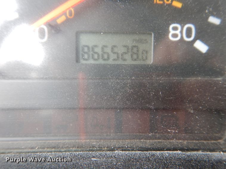 image for item HP9865 2002 Volvo VN  semi truck