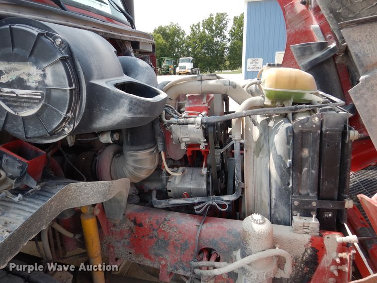 image for item HP9865 2002 Volvo VN  semi truck