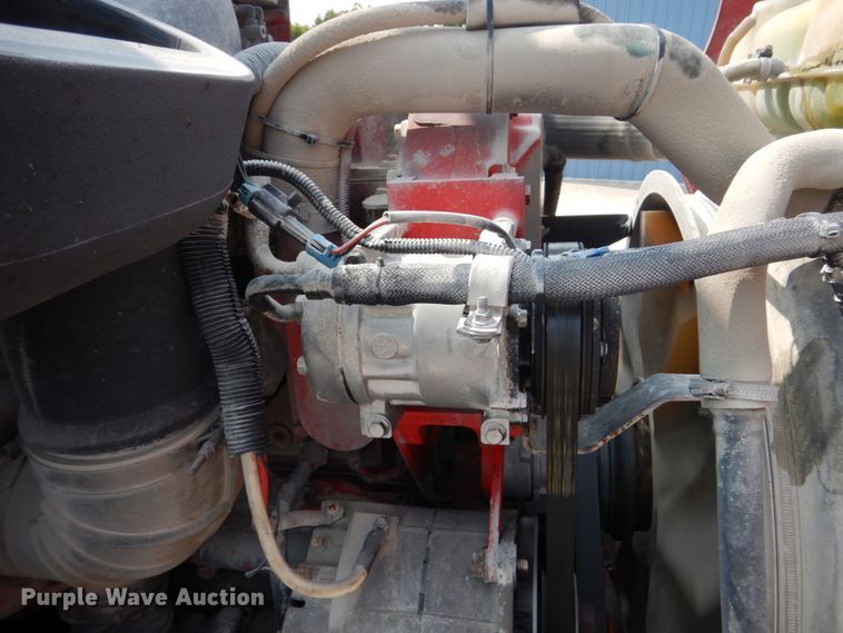 image for item HP9865 2002 Volvo VN  semi truck