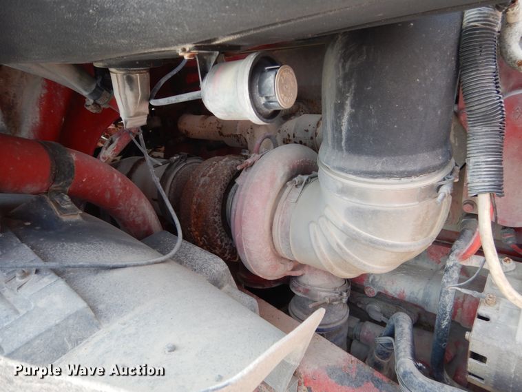 image for item HP9865 2002 Volvo VN  semi truck