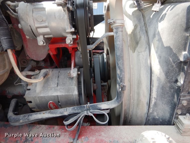 image for item HP9865 2002 Volvo VN  semi truck