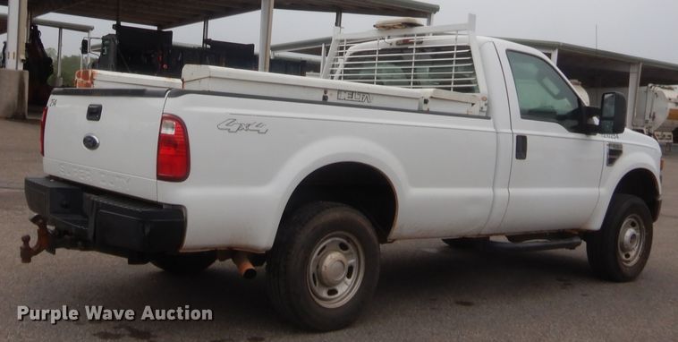 image for item HW9336 2010 Ford F250 Super Duty XL  pickup truck
