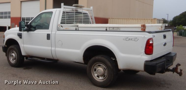 image for item HW9336 2010 Ford F250 Super Duty XL  pickup truck