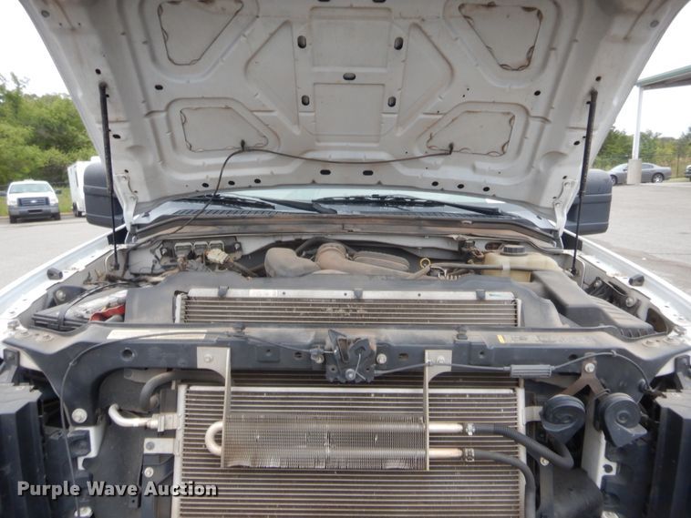 image for item HW9336 2010 Ford F250 Super Duty XL  pickup truck