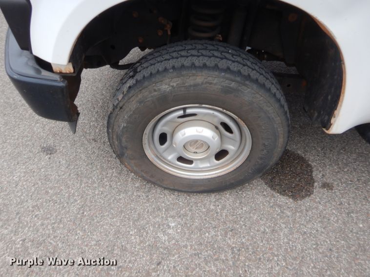 image for item HW9336 2010 Ford F250 Super Duty XL  pickup truck