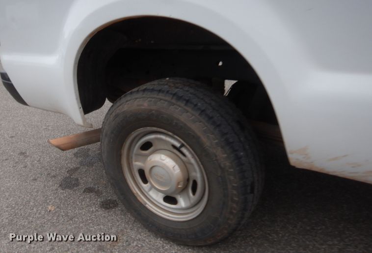 image for item HW9336 2010 Ford F250 Super Duty XL  pickup truck