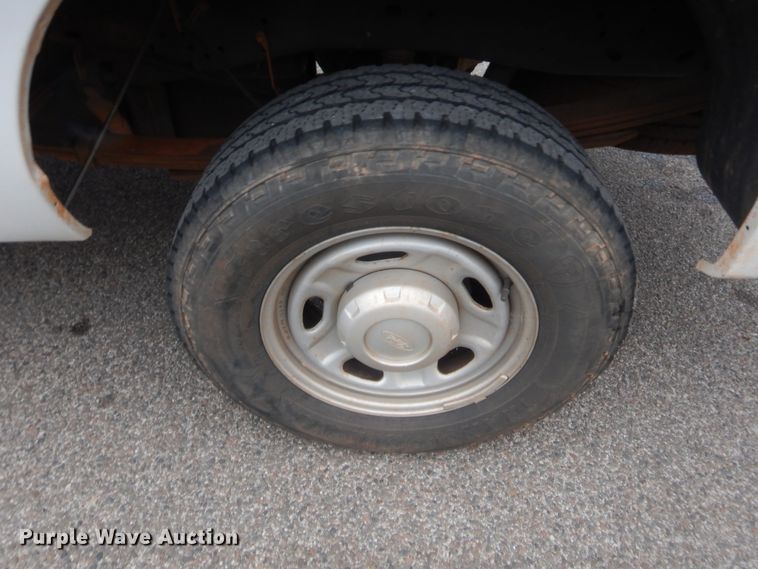 image for item HW9336 2010 Ford F250 Super Duty XL  pickup truck