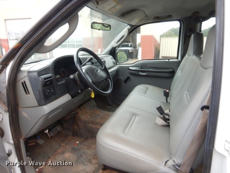 image for item HW9342 2006 Ford F250 Super Duty XL  Crew Cab pickup truck