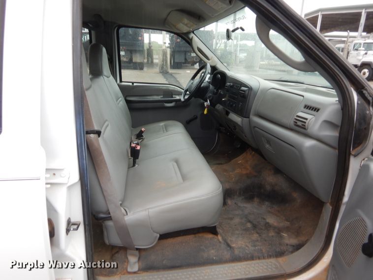 image for item HW9342 2006 Ford F250 Super Duty XL  Crew Cab pickup truck