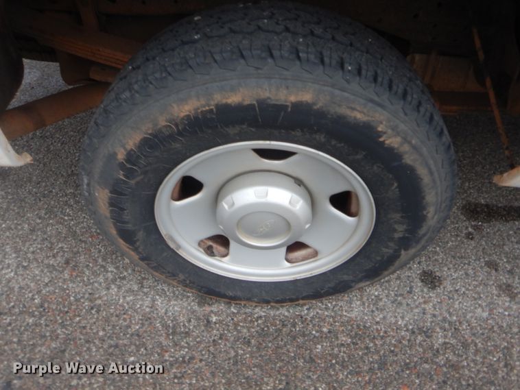 image for item HW9342 2006 Ford F250 Super Duty XL  Crew Cab pickup truck