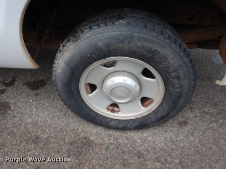 image for item HW9342 2006 Ford F250 Super Duty XL  Crew Cab pickup truck