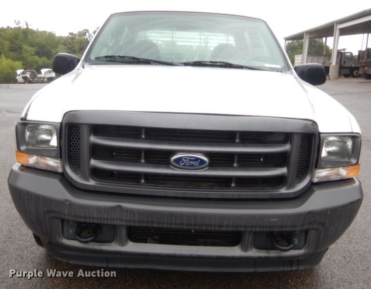 image for item HW9345 2002 Ford F250 Super Duty XL  Crew Cab pickup truck