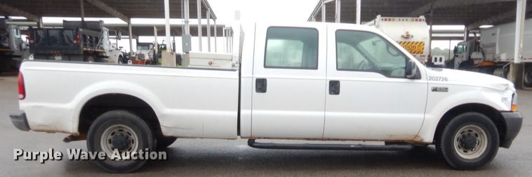 image for item HW9345 2002 Ford F250 Super Duty XL  Crew Cab pickup truck