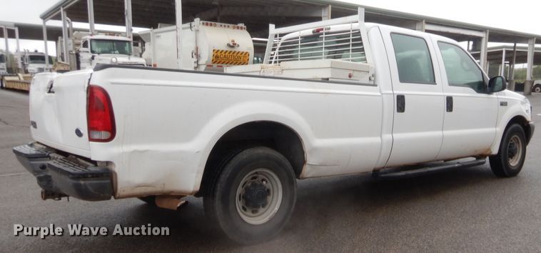 image for item HW9345 2002 Ford F250 Super Duty XL  Crew Cab pickup truck