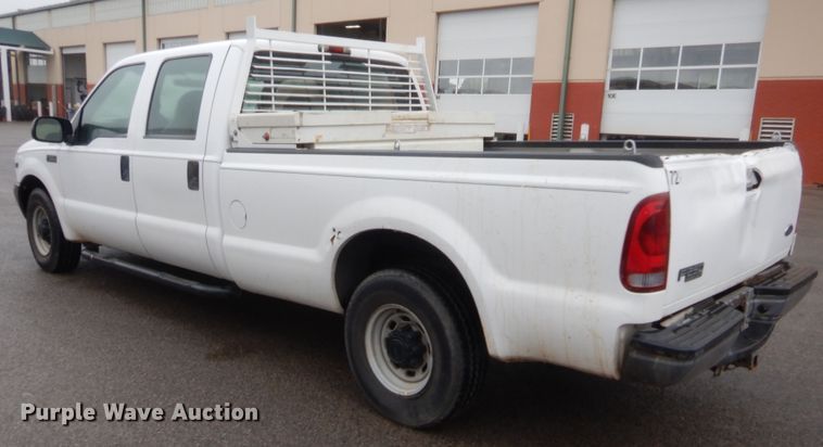 image for item HW9345 2002 Ford F250 Super Duty XL  Crew Cab pickup truck