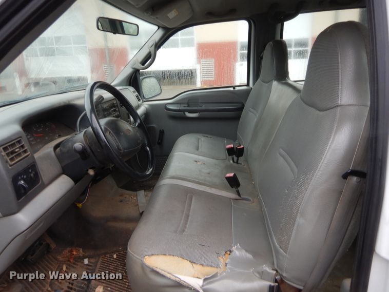 image for item HW9345 2002 Ford F250 Super Duty XL  Crew Cab pickup truck