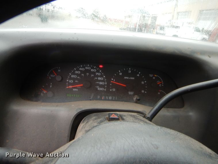 image for item HW9345 2002 Ford F250 Super Duty XL  Crew Cab pickup truck