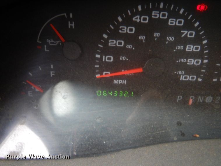 image for item HW9345 2002 Ford F250 Super Duty XL  Crew Cab pickup truck