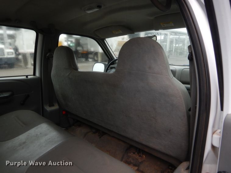 image for item HW9345 2002 Ford F250 Super Duty XL  Crew Cab pickup truck