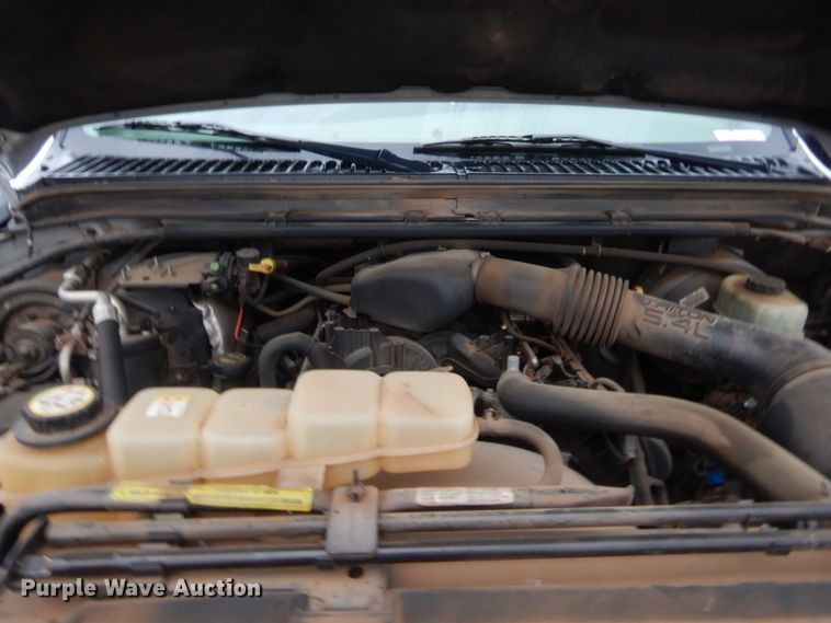 image for item HW9345 2002 Ford F250 Super Duty XL  Crew Cab pickup truck