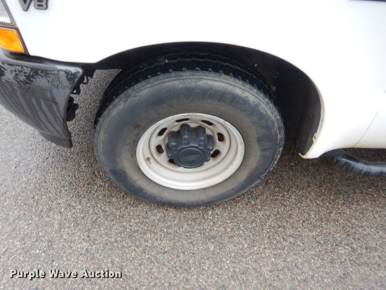 image for item HW9345 2002 Ford F250 Super Duty XL  Crew Cab pickup truck