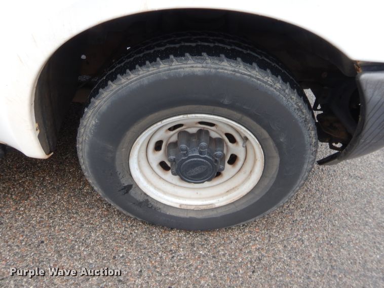 image for item HW9345 2002 Ford F250 Super Duty XL  Crew Cab pickup truck