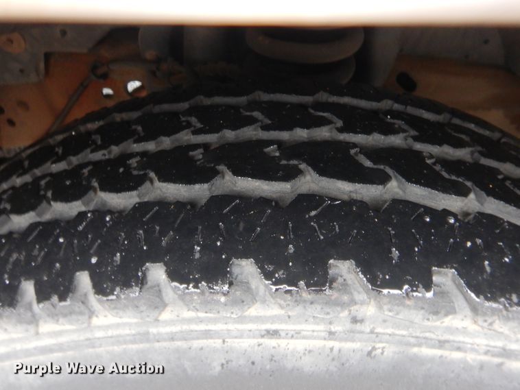 image for item HW9345 2002 Ford F250 Super Duty XL  Crew Cab pickup truck