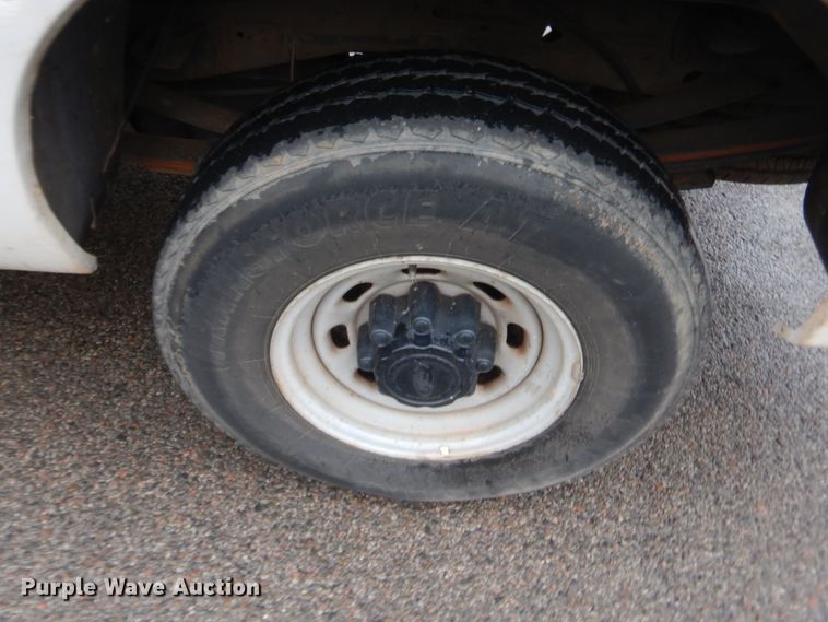 image for item HW9345 2002 Ford F250 Super Duty XL  Crew Cab pickup truck