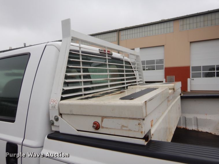 image for item HW9345 2002 Ford F250 Super Duty XL  Crew Cab pickup truck