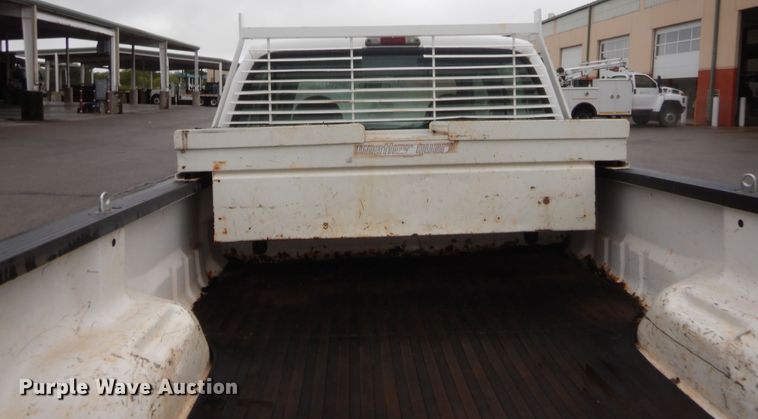 image for item HW9345 2002 Ford F250 Super Duty XL  Crew Cab pickup truck