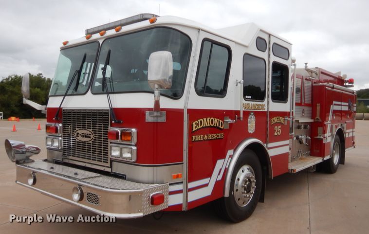 image for item HW9367 2001 E-one  pumper fire truck