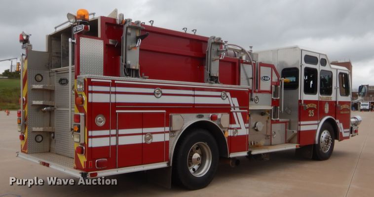 image for item HW9367 2001 E-one  pumper fire truck