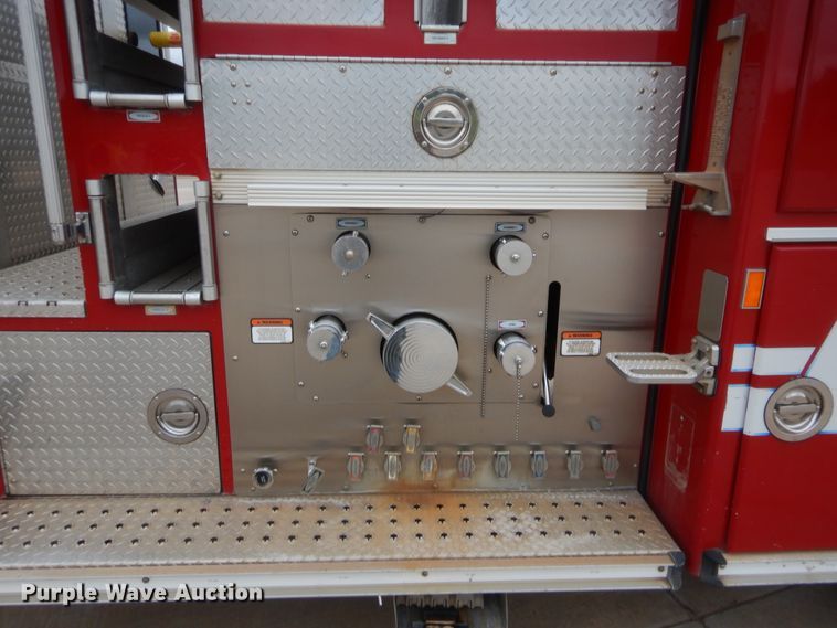 image for item HW9367 2001 E-one  pumper fire truck