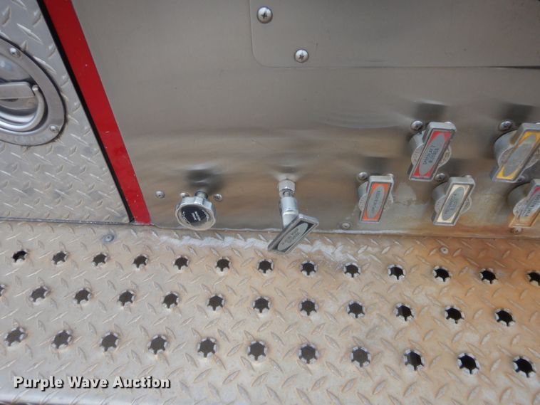 image for item HW9367 2001 E-one  pumper fire truck