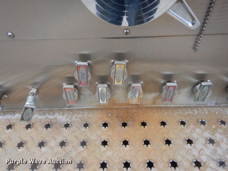 image for item HW9367 2001 E-one  pumper fire truck