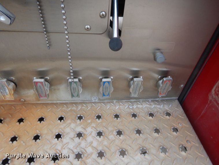 image for item HW9367 2001 E-one  pumper fire truck